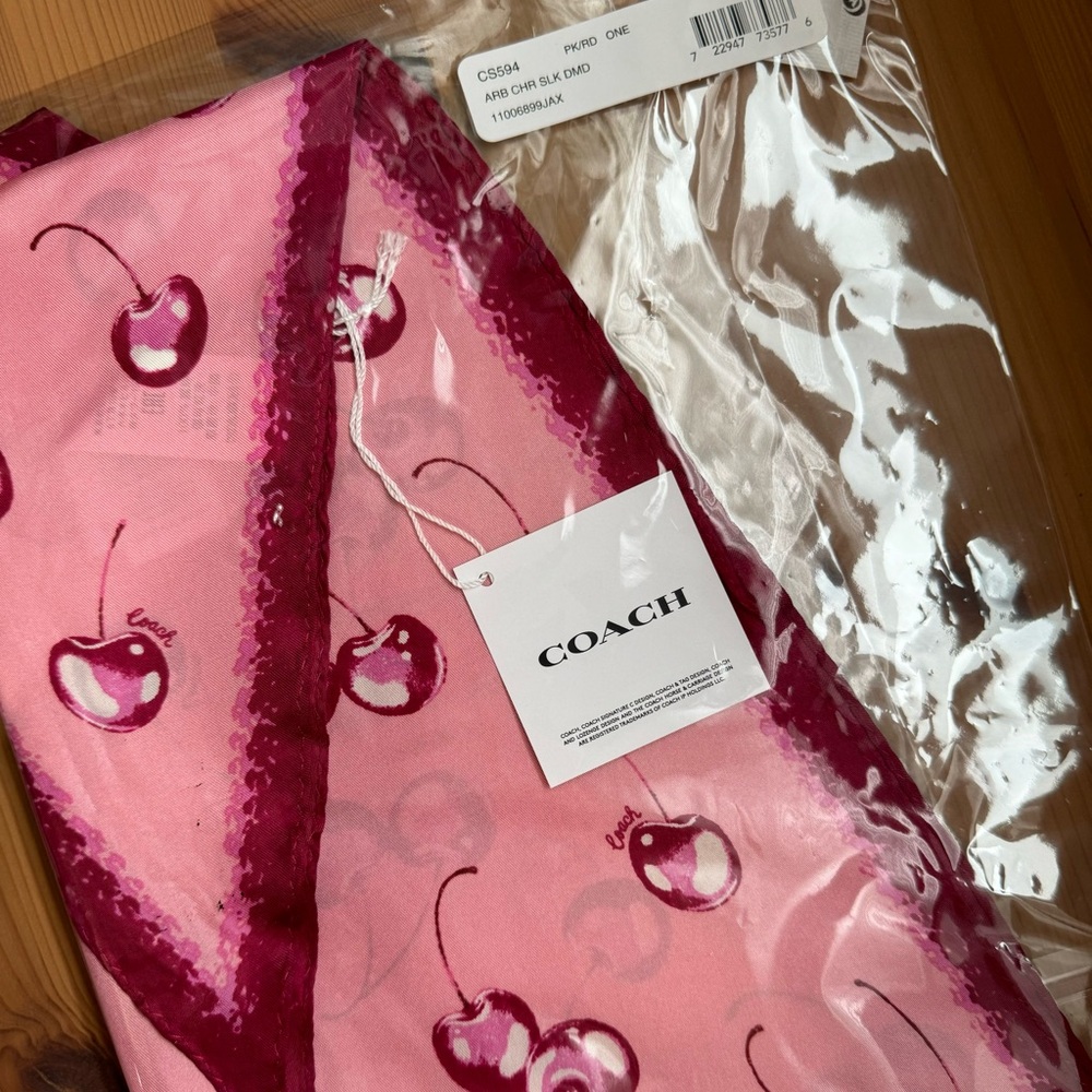 ๐ Coach Airbrushed Cherry Print Silk Diamond Scarf - Picture 5 of 5